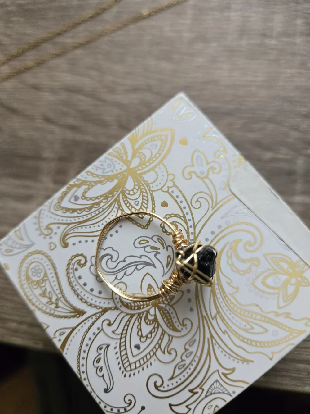 N/A elegant gold